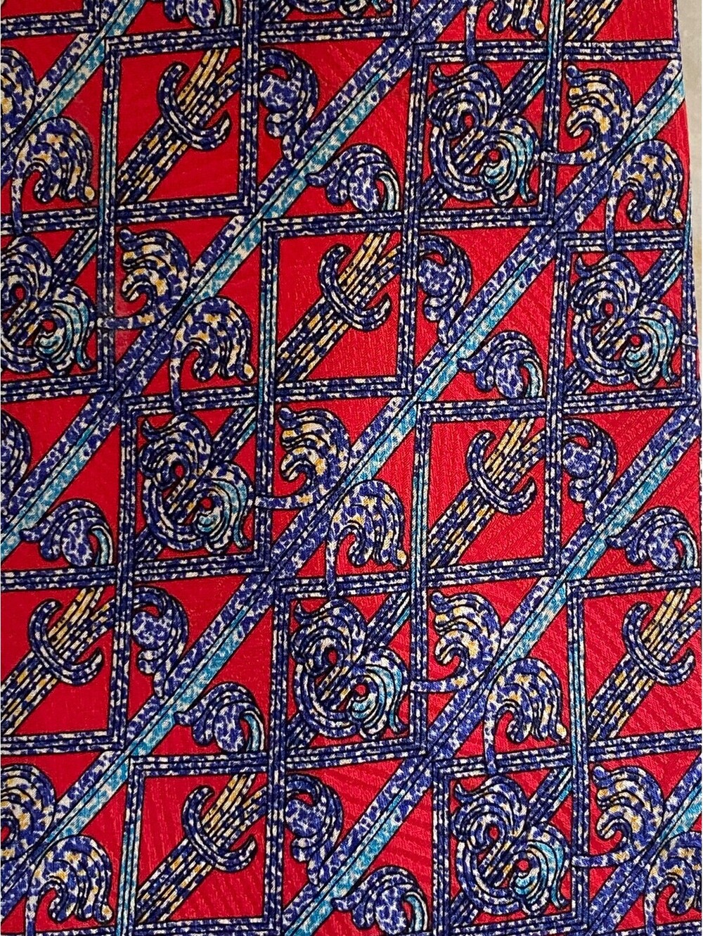 Brioni Mens Red Blue Fence Pattern Silk Tie Necktie Made in Italy Gold Chain